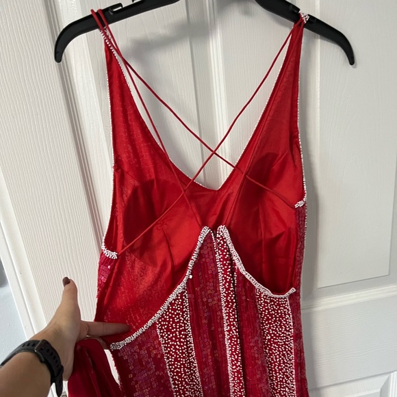 Beautiful red sequins evening gown with matching shawl & asymmetrical hem line - Picture 6 of 9